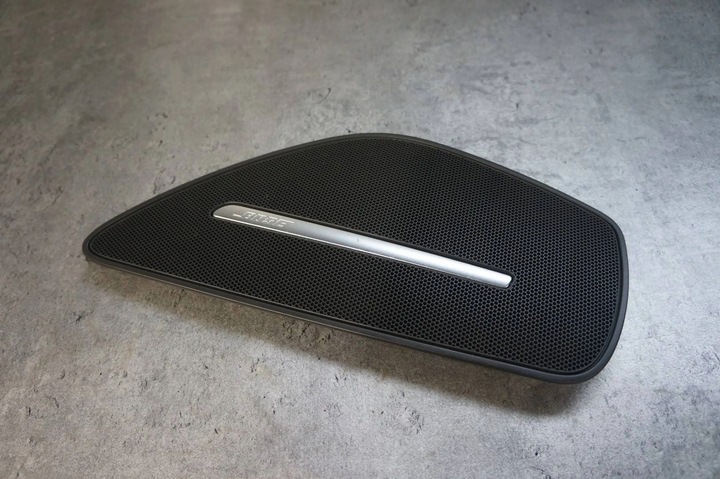 фото №1, Маскувальна накладка динаміка лівий перед передня bose audi a8 d4