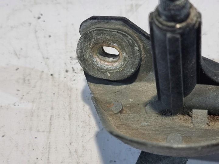 фото №11, Механізм склоочисника перед valeo 85110-0d020 toyota yaris i