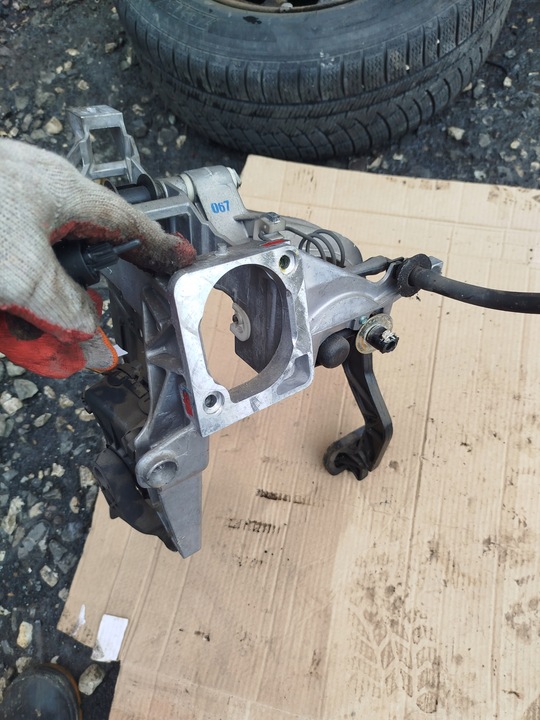 фото №4, Педаль сцепления цилиндр сцепления тормоза каркас skoda superb i passat