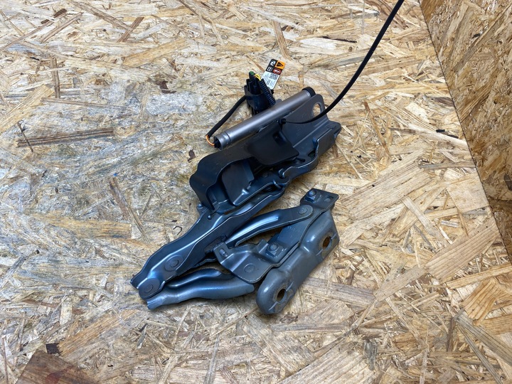 фото №8, Петля капота лівий піротехнічний патрон / заряд volvo v90 s90 31651860 2016-