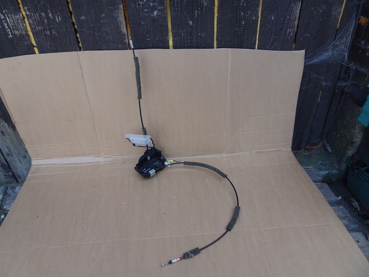 фото №1, Infiniti ex30 замок двері лівий перед 6 pin eu