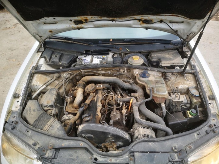 фото №8, Volkswagen passat колектор впускний  1998 1.9l 028129713k