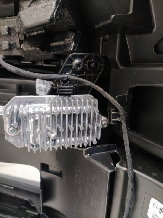 фото №10, Porsche cayenne 9y рестайлінг 23- бампер переднє uzbrojony w 4xpdc камера led