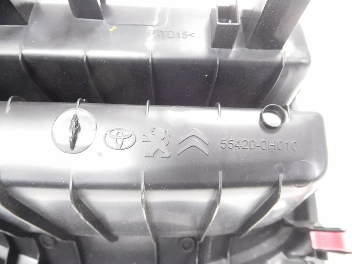 фото №6, Бардачок, туннель средний toyota aygo 2014- оригинальный номер 55420-0h010