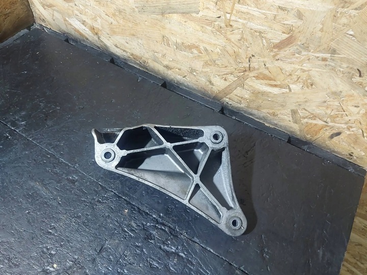 фото №8, Лапи / кріплення двигуна ліва bmw 5 e39 525d m57d25 256d1 163km 6750441