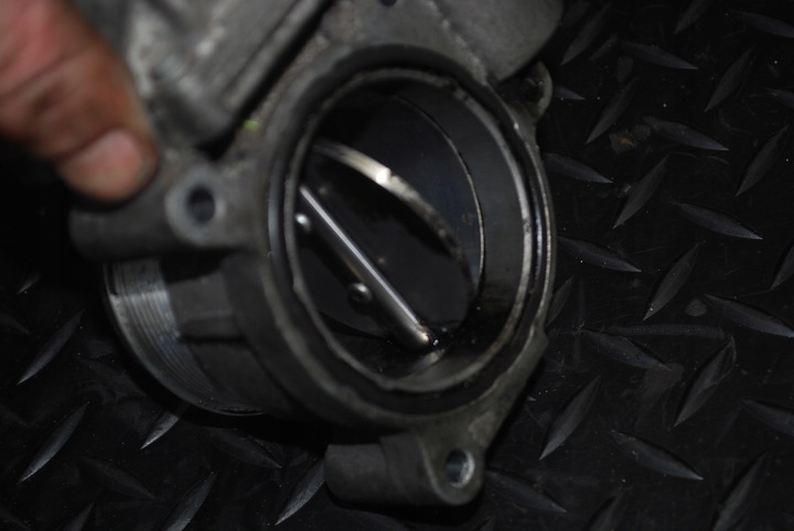 фото №8, Дроссельная заслонка audi a4 b7 bkn 3.0 8e0145950d