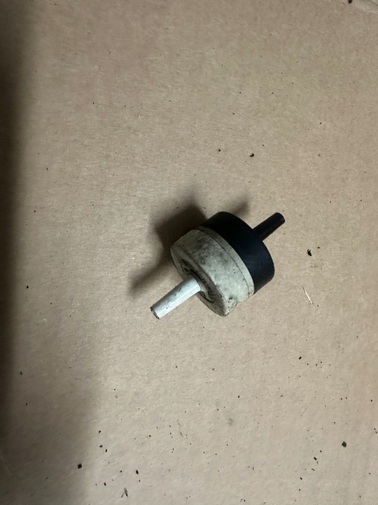 фото №1, Клапан вакуум audi a8 d2 передній fl 3.7 akj