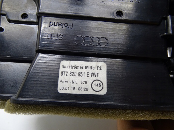 фото №6, Решётка средняя панели воздуховод audi a4 b8 a5 8t рестайлинг 8t2820951e
