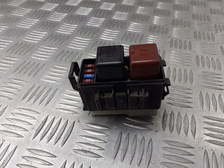 фото №1, Коробка реле corolla e12 1.4 vvt-i