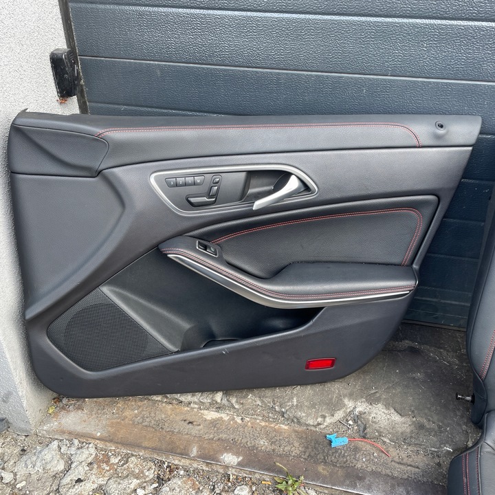 фото №7, Mercedes cla w117 amg сидіння шкіра стьобана диван обшивки червона nić