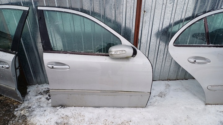 фото №1, Дверь правые перед mercedes e-klasa w211 avantgarde c744 igły