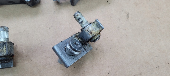 фото №5, A7 4g s7 петля петли дверь правые правые зад задние ly7g