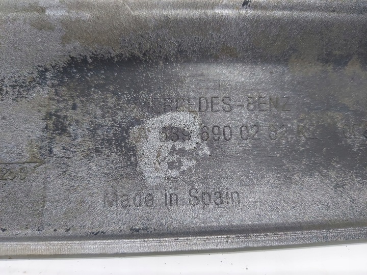 фото №11, Mercedes-benz оригінальний номер a6396900262 планка захисна двері