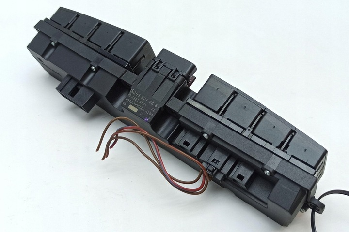 фото №7, Кнопка аварийных mercedes-benz clk c209 2038212881 2.7l дизель 2004
