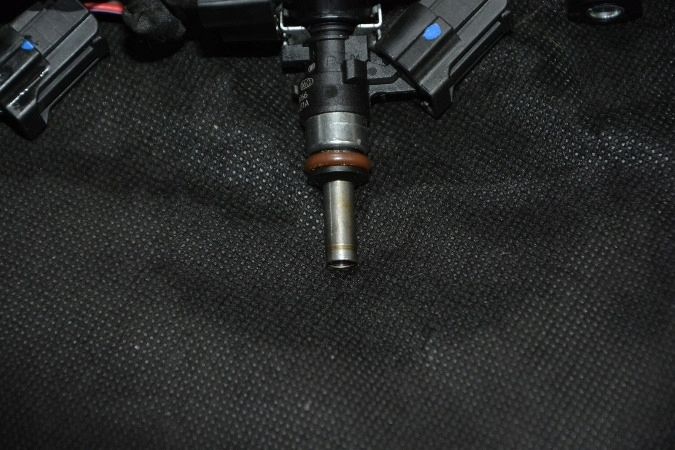 фото №10, Планка вприскувальний vw sharan 3 lc9x 06k133681a