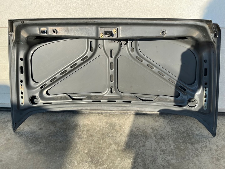 фото №14, Задня кришка кришка багажника mercedes w124 sedan 1985-1989 вузька планка