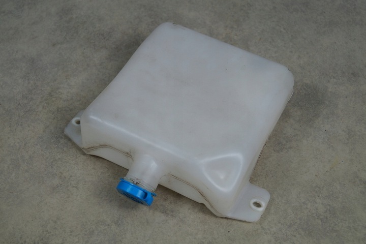 фото №3, Бачок омывателя зад isuzu trooper ii