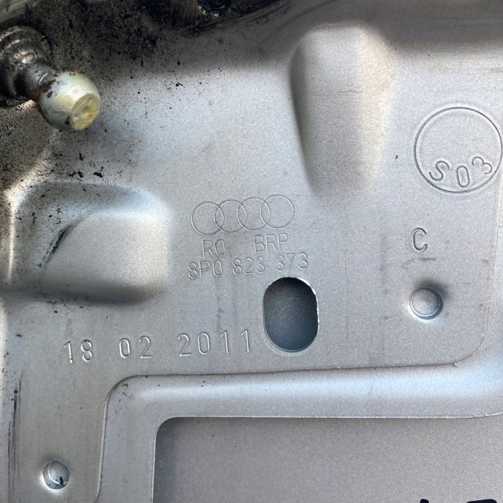 фото №10, Audi a3 рестайлинг 2008-2013 год капот крышка двигателя lx7w 8p0823373