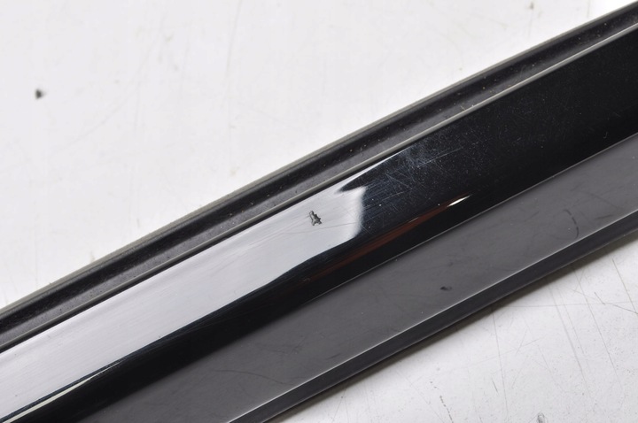 фото №6, Bmw g12 планка стёкла прилегающая к стеклу передняя левая 7336009