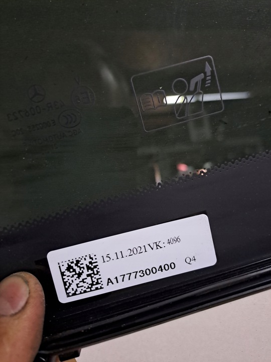фото №8, Скло трикутник двері праві зад оригінал mercedes a-klasa w177 21r європа