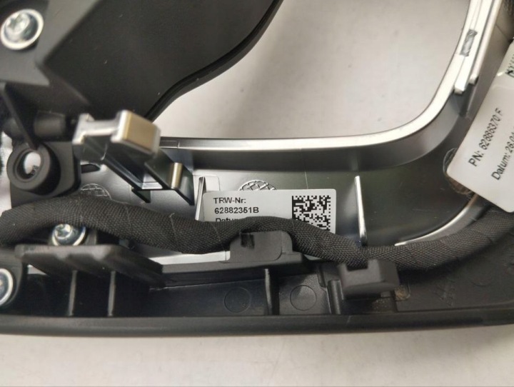 фото №7, Кришка колонки кермового bmw i4 2023 62882351b