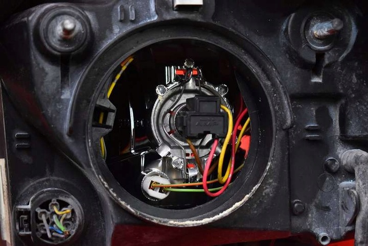 фото №8, Фара правые лампа перед eu 1353197080 peugeot bipper 08-20