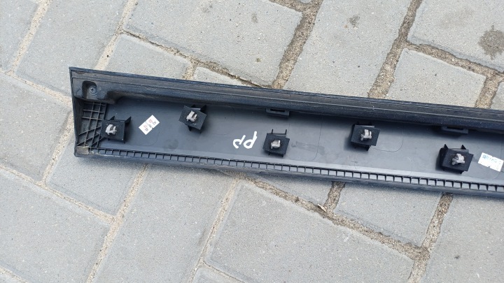 фото №8, Kia stonic молдинг дверь правая передняя 87724-h8400