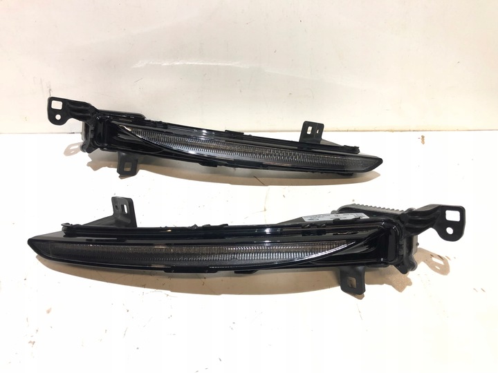 фото №1, Renault espace v koleos ii левый поворотник led бампер перед 261307832r