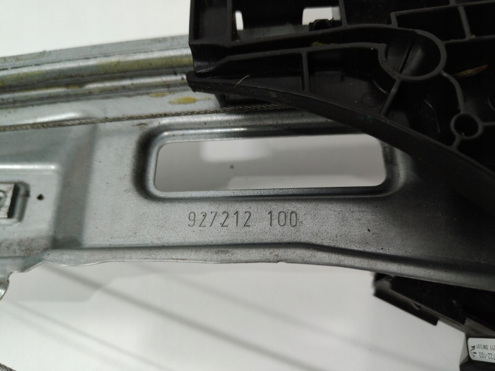 фото №8, Opel zafira c стеклоподъемник правый зад 13260142