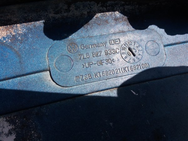 фото №6, Спойлер крышки багажника планка vw touareg 7l 7l6827933c