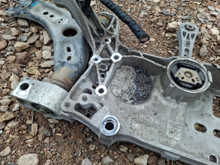 фото №6, Підрамник візок ричаг  перед vw audi skoda seat 7n0199369a