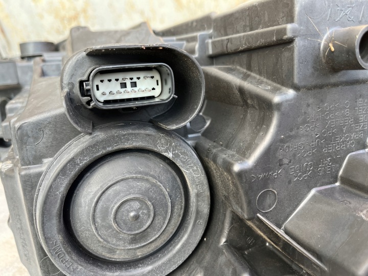 фото №9, 15 ford kuga mk3 фара передня ліва led lv4b-13e015cd