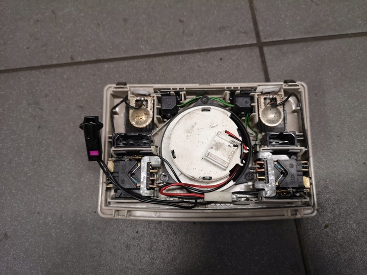 фото №6, Лампа потолок audi a6 c5 4b0947303j