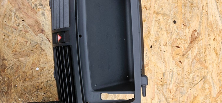 фото №7, Решётка воздуховод панели распределительной skoda octavia mk2 1z 1z0820951a