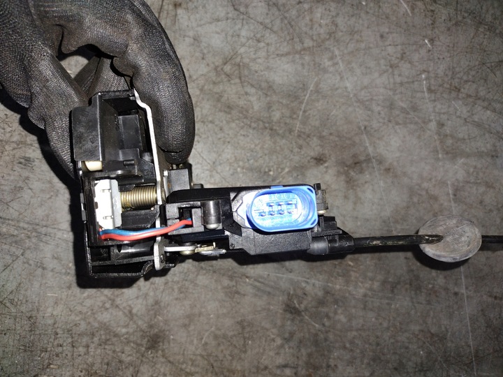 фото №6, Замок двері праві зад 7l0839016 vw golf v