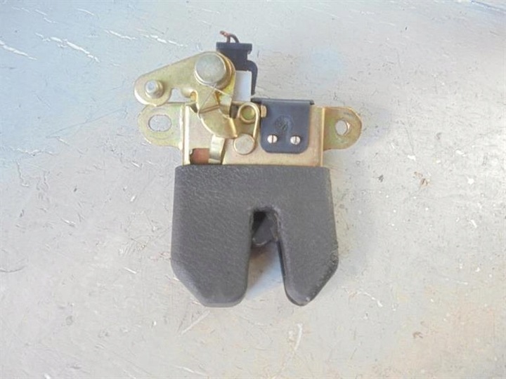 фото №1, Volkswagen bora замок задней крышки 1j5827505d