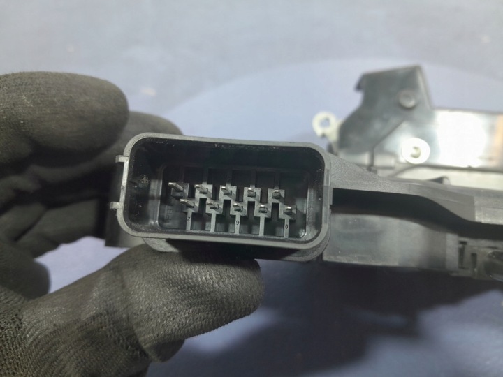 фото №5, Volvo xc60 i замок двері зад праве 10 4 pin 30799322