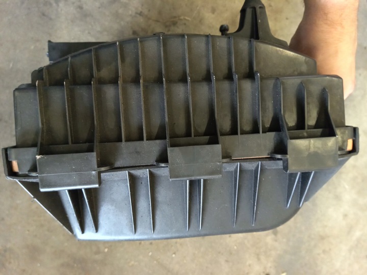 фото №10, Корпус фільтра повітря renault master 2.5 d 8200531212 8200679824