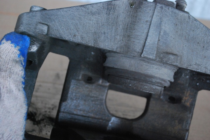 фото №8, Супорт гальмівний лівий перед audi a6 c6 320mm