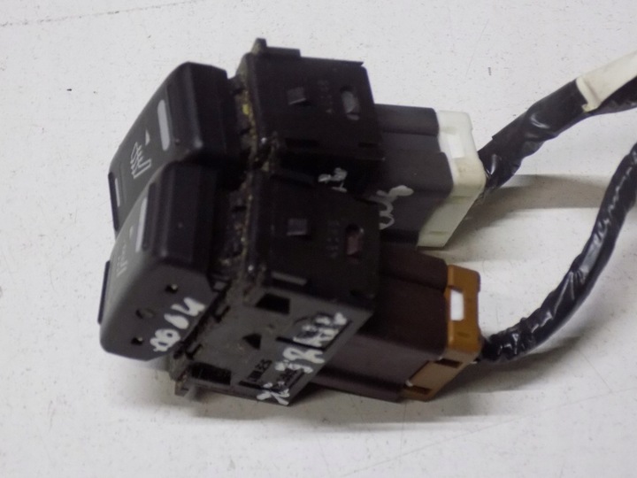 фото №6, Nissan x-trail t30 перемикач підігріву сидіння