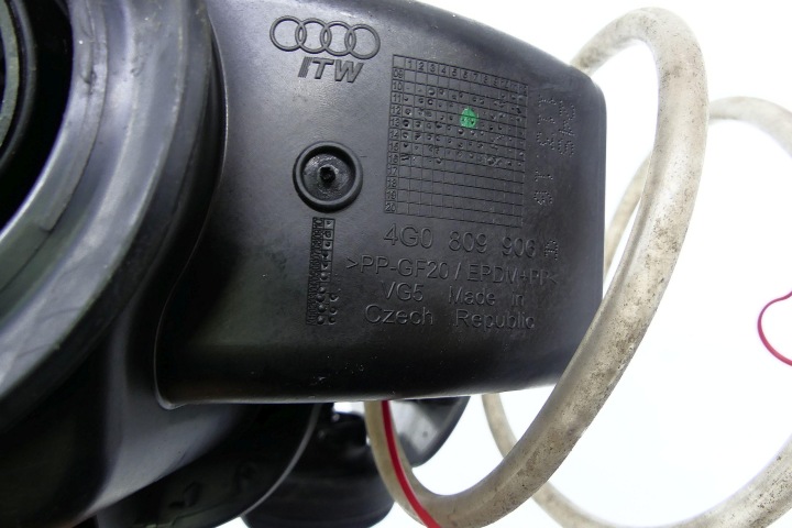 фото №8, Audi a6 c7 4g рестайлінг 68km вкладка + кришка заливання пального lx7p
