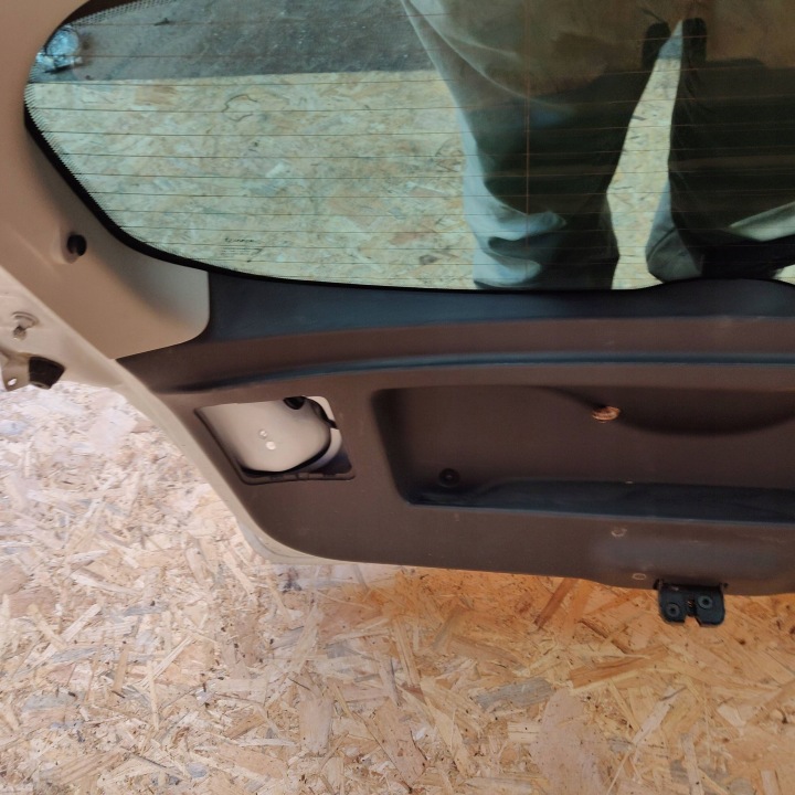 фото №11, Крышка багажника зад renault megane iii hb