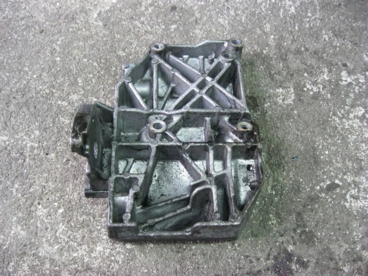 фото №4, Кронштейн кондиціонера passat b5 2.0 tdi bgw