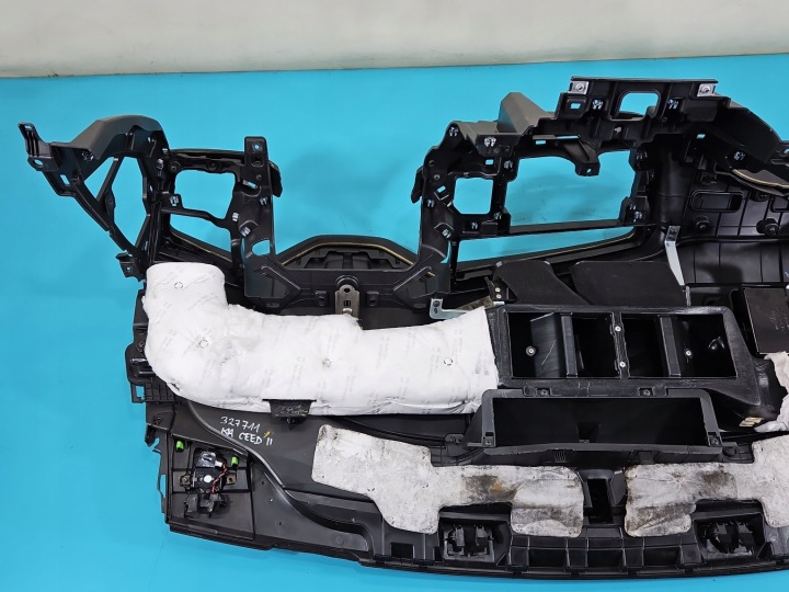 фото №15, Торпедо роздавальна консоль капот kia ceed ii 12-18 eu оригінал подушка