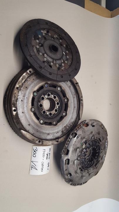 фото №1, Колесо двомасовий зчеплення 13450-0r010 toyota 2.0 2,2 d4d auris rav 4 avensis