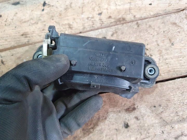 фото №7, Audi 80 b4 avant универсал 1.9 tdi ручка наружная оригинал левый зад прочная