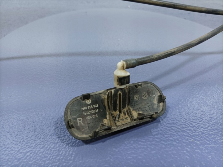 фото №5, Vw amarok i распылители стёкла лобовой трубка  2h0955988