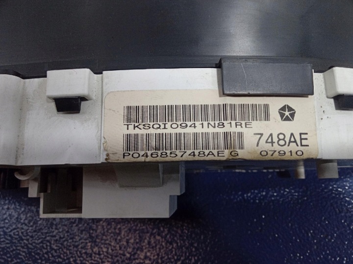 фото №5, Dodge caravan iv 00-07 3.3 b панель приборов p04685748ae