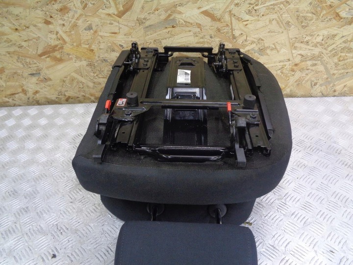 фото №12, Сидіння диван праві зад задній skoda yeti 5l 2009-