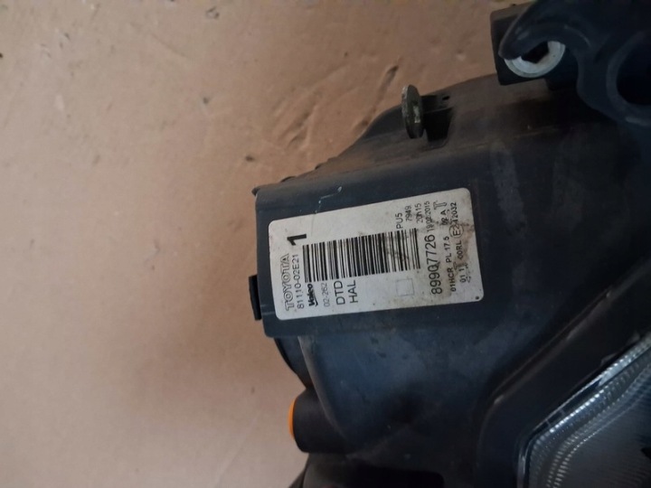 фото №12, Фара правое toyota auris ii 2 12-15 eu 81110-02e21 повреждённая
